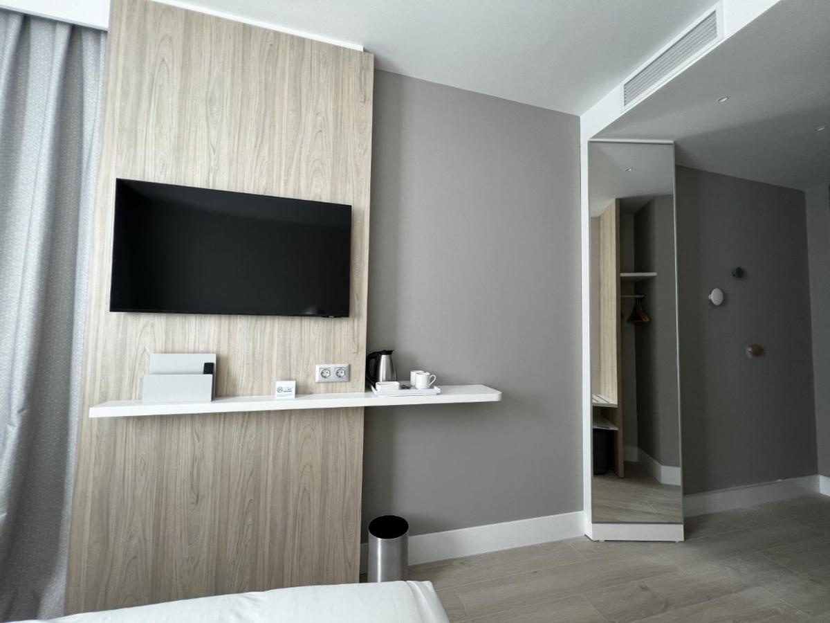 Holiday Inn Express - Madrid - Airport By Ihg Bagian luar foto