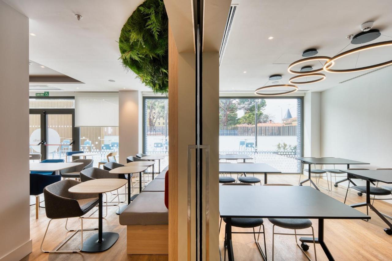 Holiday Inn Express - Madrid - Airport By Ihg Bagian luar foto