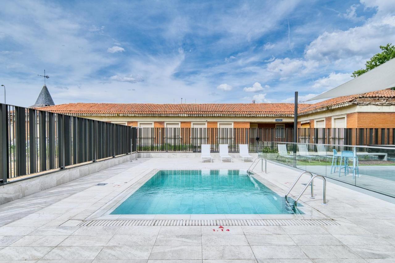 Holiday Inn Express - Madrid - Airport By Ihg Bagian luar foto
