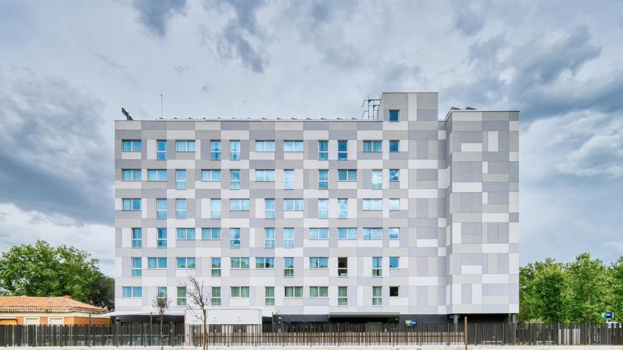 Holiday Inn Express - Madrid - Airport By Ihg Bagian luar foto